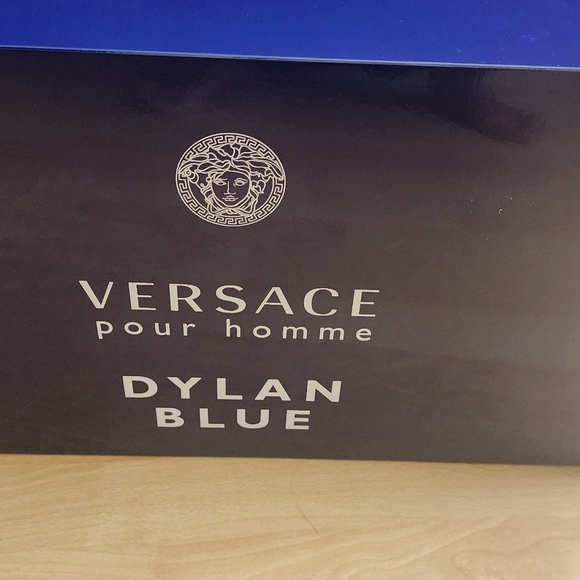 Versace Men's cologne and summer.cooler bag - Picture 2 of 9